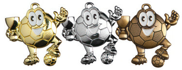 Drei Fußball-Medaillen Gelsenkirchen 47 x 44 mm PK79147 in Form animierter Fußbälle mit lächelnden Gesichtern und Trophäen, in den Farben Gold, Silber und Bronze, mit einem Fuß auf einem Fußball stehend, mit exklusivem Design.